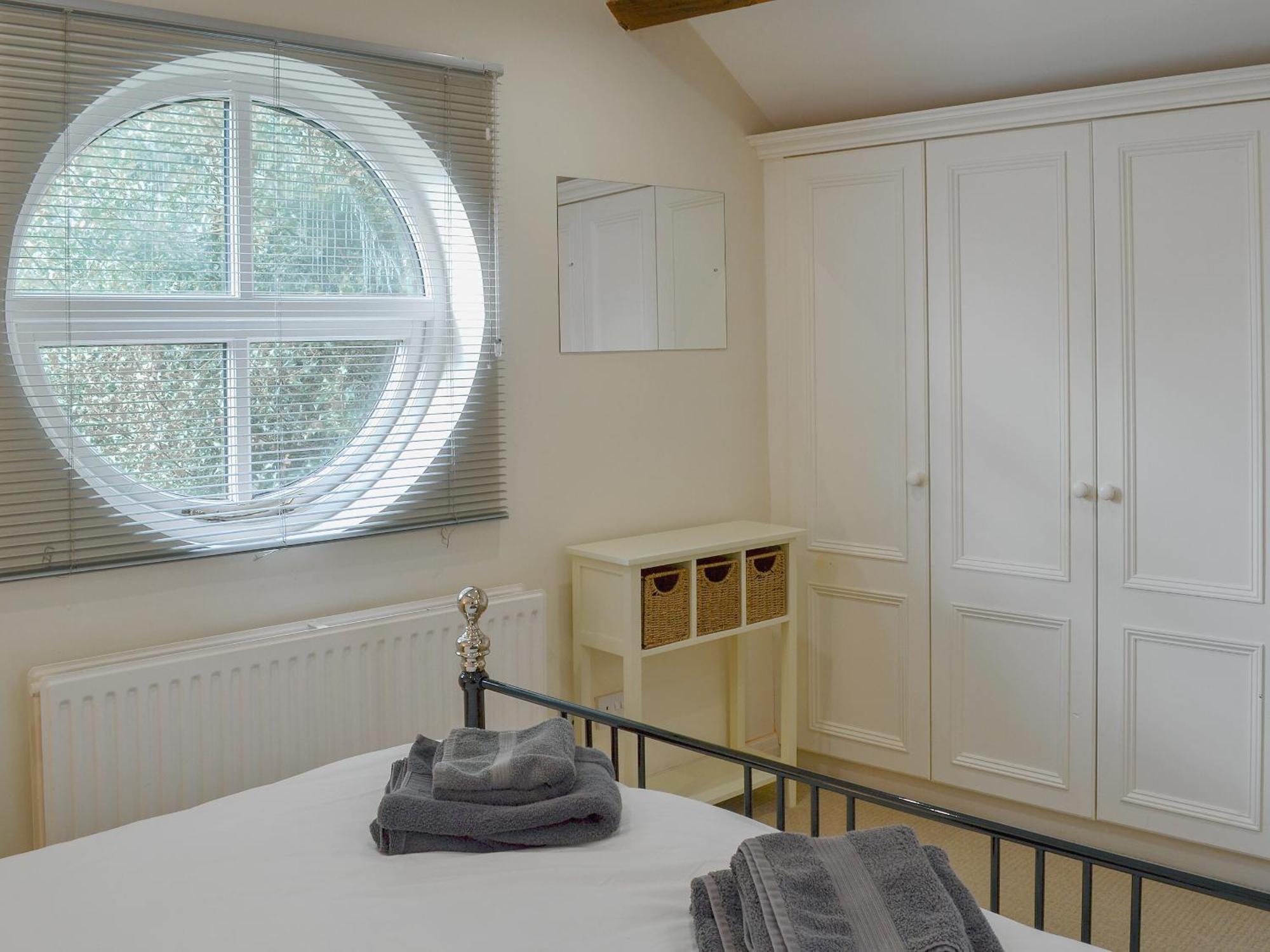 The Old Stables Villa Standon ภายนอก รูปภาพ
